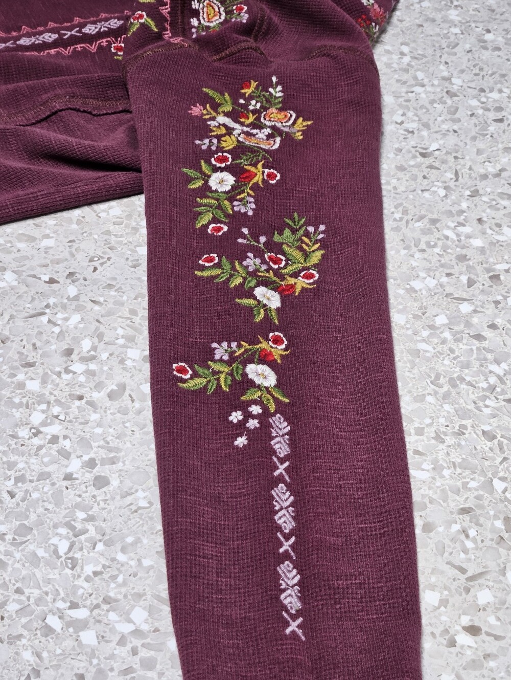 Sundance Fayette Floral Embroidered Henley Top Size Medium - Picture 7 of 9